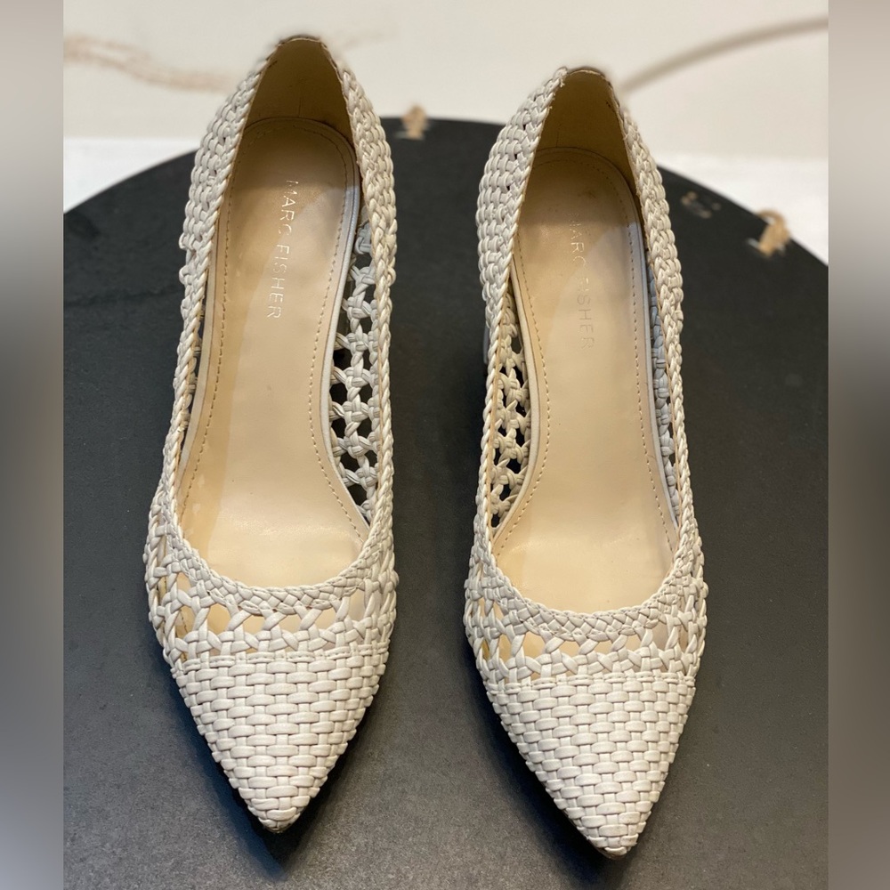 Marc Fisher Viviane woven off white women’s Size 6.5M excellent condition clean - Picture 2 of 7